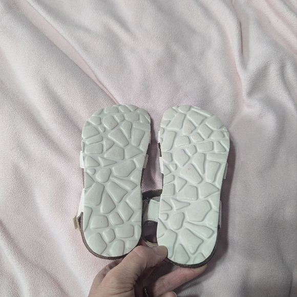 White Kids Sandals with Flower Design - Picture 2 of 5